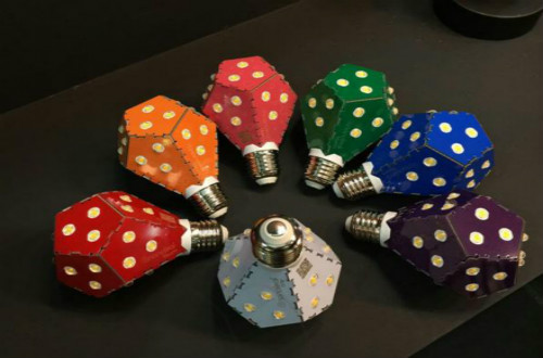 小燈泡里的大智慧，創新成就Nanoleaf