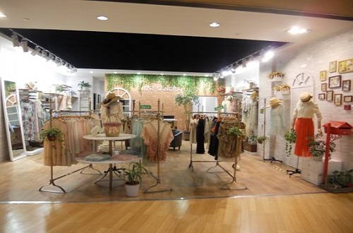 服飾品牌杰艾絲推出2019女裝新品，引領國際時尚