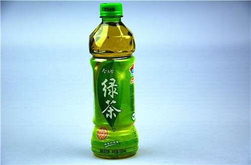 飲料品牌今麥郎被曝存在質量問題， 綠茶飲料存在大量過期