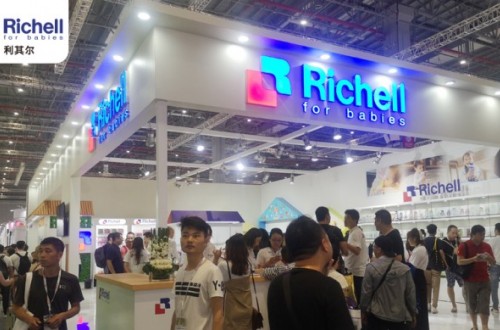 利其爾兒童水杯亮相CBME，引母嬰產品新風尚