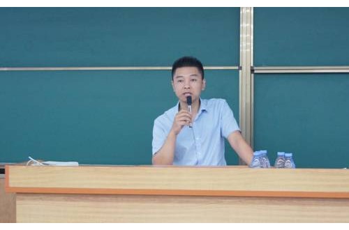福建品牌策劃專家詹軍豪|應邀到新華都商學院分享“企業戰略定位”
