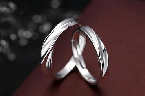 婚戒的戴法：男士婚戒，展示不同氣質