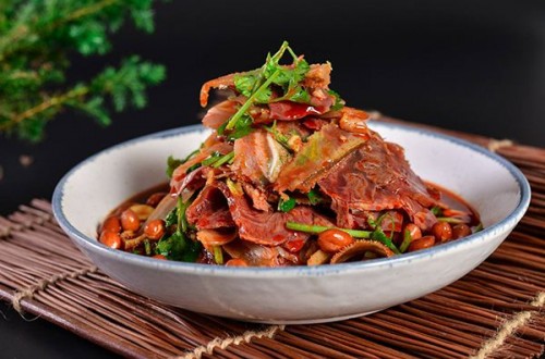 紫燕百味雞：國民日常熟食，走進30多萬家庭的餐桌