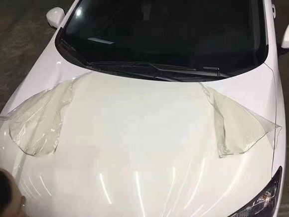 哪些因素導致了隱形車衣傷車漆？ 